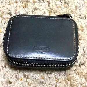 Authentic Coach mini case